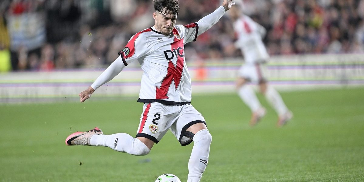 Meciul Rayo Vallecano – AEK Atena, cu Andrei Rațiu titular, poate fi urmărit în format LIVE SCORE joi, de la ora 19:45, pe AS.ro și în aplicația AntenaSport