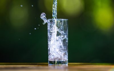 Apa care crește tensiunea: Adevărul ȘOCANT despre un pahar banal