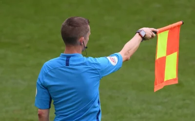 Arbitrii din Premier League, influențați de VAR: 95% schimbă decizia!