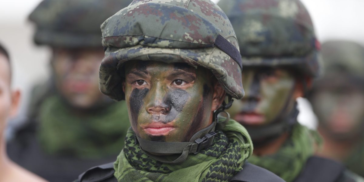 De ce aleg bărbații thailandezi viața militară? Misterul înrolărilor