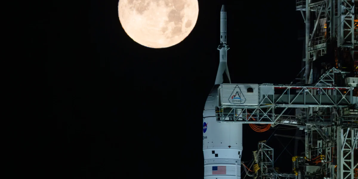 Cursa pentru camioanele lunare: Cine va câștiga spațiul?