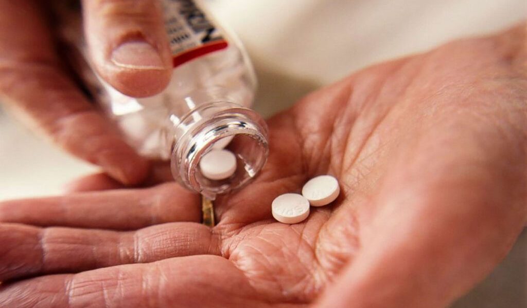 Un medicament banal din casă reduce riscul de cancer: Explicația medicilor