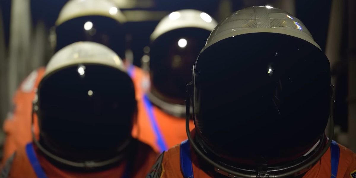 Astronauții de pe Artemis II stabilesc recorduri istorice în drum spre Lună În cadrul misiunii Artemis II, astronauții au marcat luni un nou capitol în istoria explorării spațiale, atingând cea mai mare distanță față de Pământ înregistrată vreodată de ființe umane