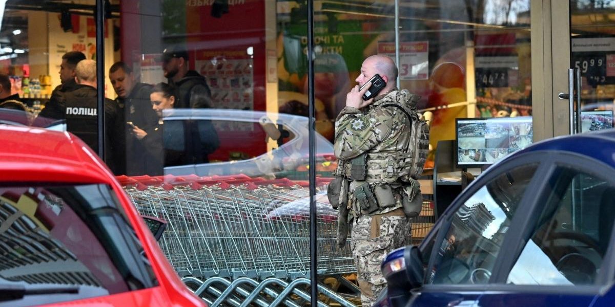 Masacru la Kiev: Atac armat într-un supermarket, șase morți și autorul ucis