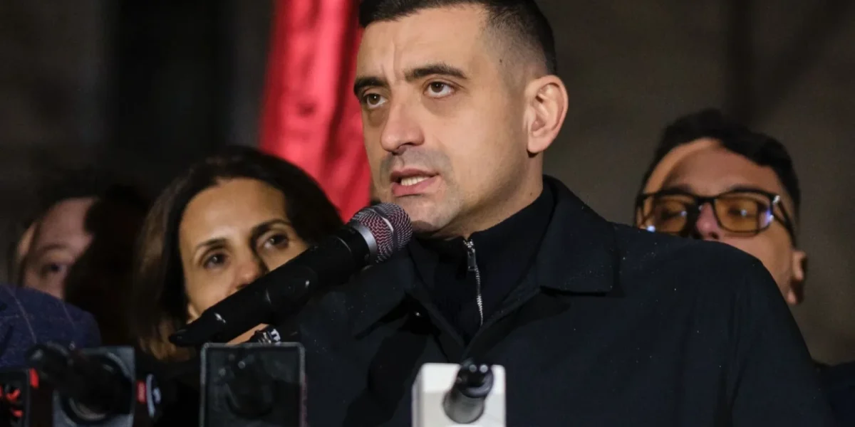 Partidul Alianța pentru Unirea Românilor (AUR) își consolidează poziția de lider în preferințele electoratului, potrivit unui sondaj realizat de Sociopol în perioada 26 martie – 4 aprilie 2026