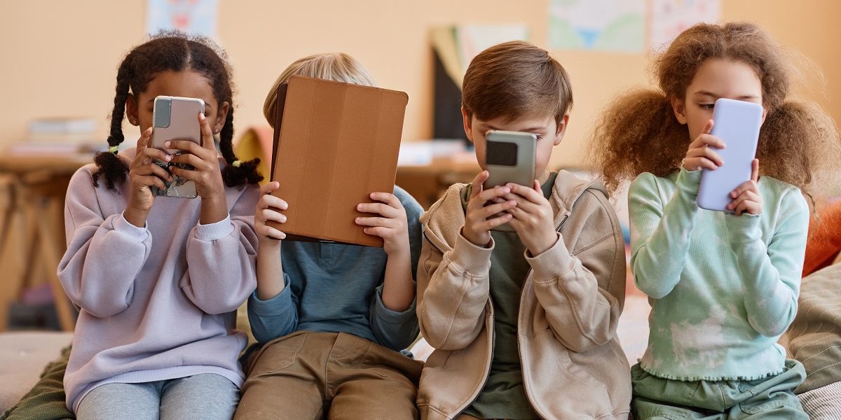 Estonia limitează accesul copiilor la rețelele sociale