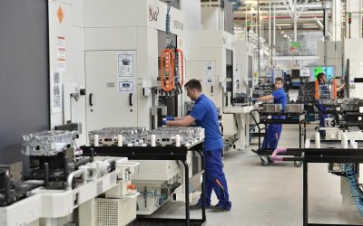 Activitatea industrială a României, în declin în februarie. Alimentele rezistă
