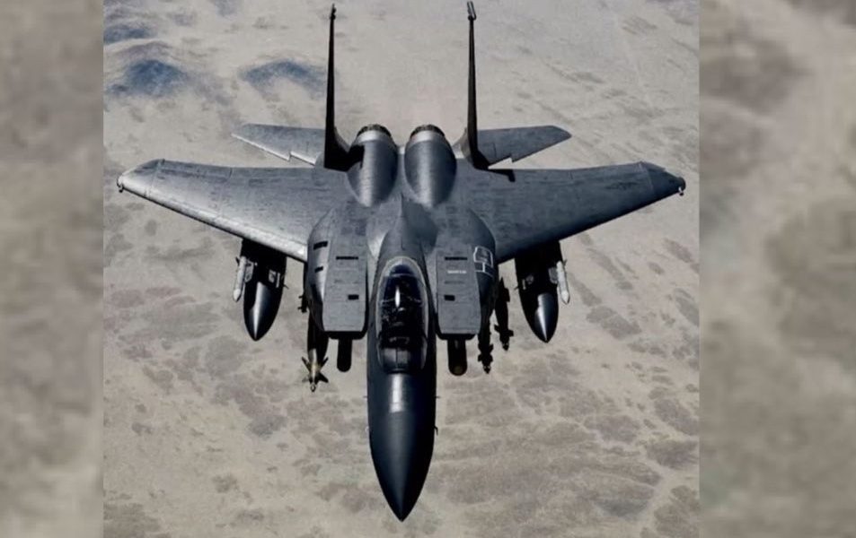 Pilotul american al unui avion F-15 doborât în Iran a fost găsit și salvat Un pilot american, dat dispărut după ce avionul de vânătoare F-15 în care se afla a fost doborât de Iran, a fost găsit și salvat