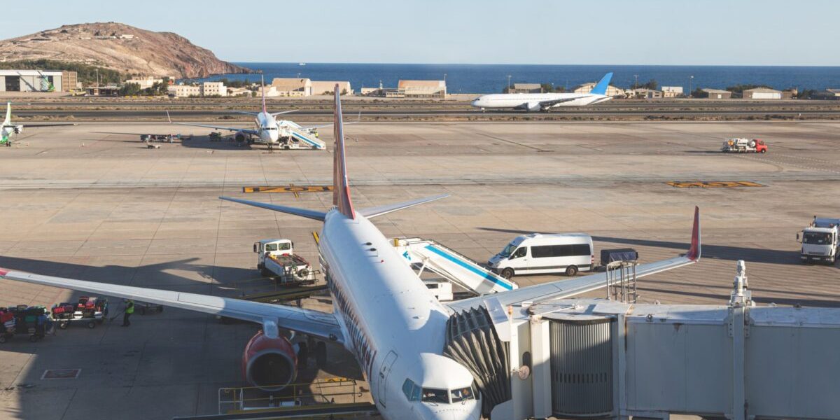 UE vrea avioane mai verzi: Kerosen din SUA, nu din Orientul Mijlociu