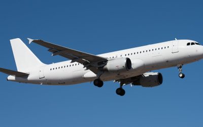 S-a tăiat la deget într-un zbor British Airways: Cere peste 50.000 de euro