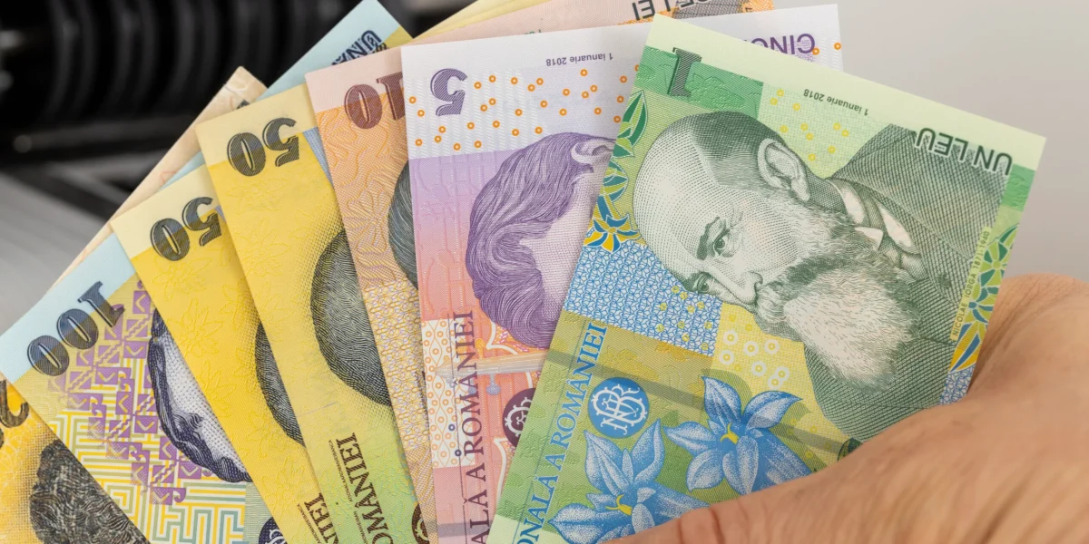 Guvernul anunță Pachetul de Solidaritate 2026: Ajutor financiar pentru românii vulnerabili Guvernul României a adoptat Pachetul de Solidaritate 2026, un program menit să atenueze efectele creșterii costului vieții asupra populației vulnerabile