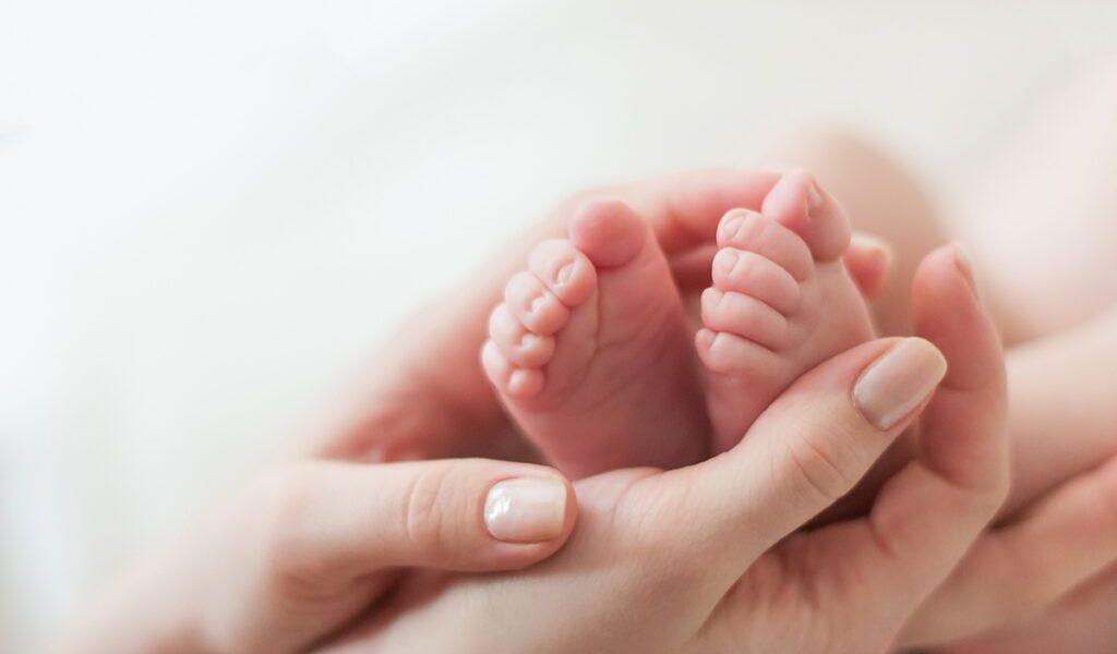 Medicii trag semnalul de alarmă: Factorul care ucide bebelușii