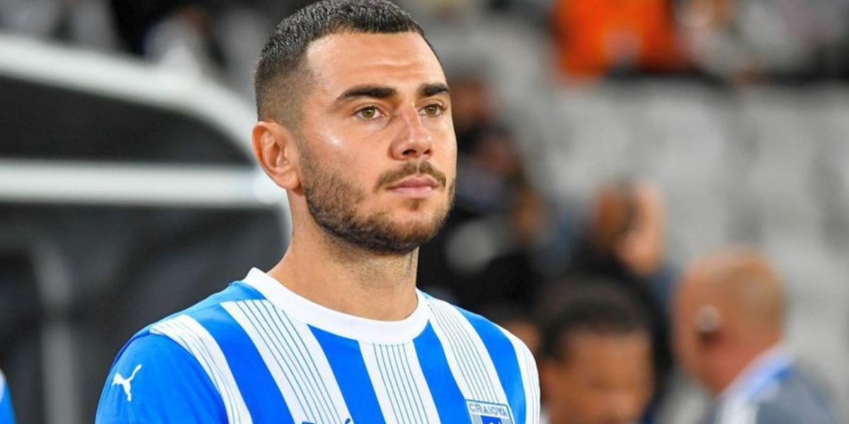 Universitatea Craiova a învins pe CFR Cluj cu 2-0 într-un meci crucial din Superliga României, urcând pe primul loc în clasament