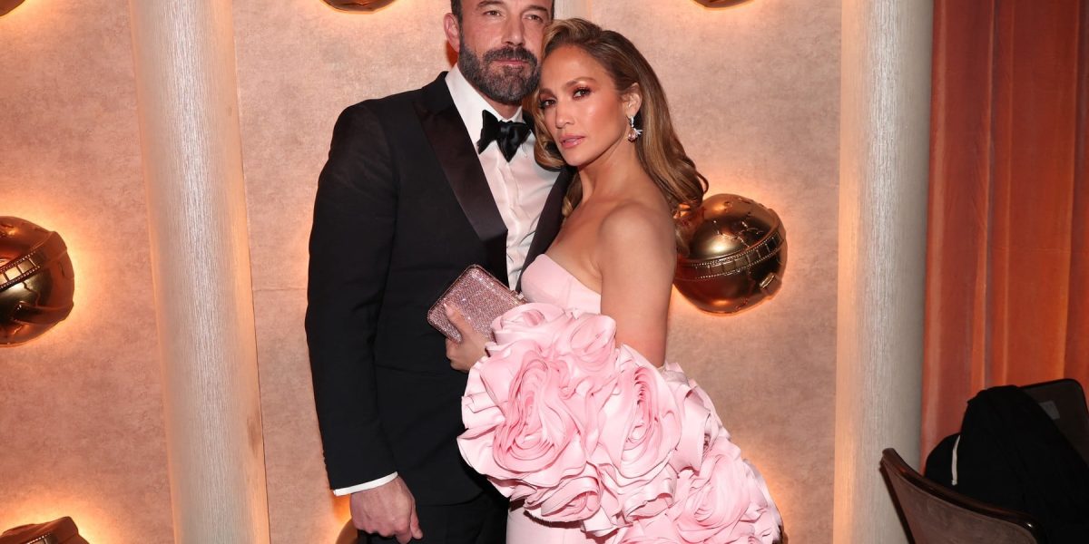 Affleck, cadou de adio de 60 mil. Dolari pentru Jennifer Lopez