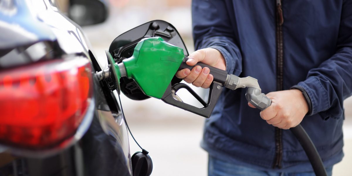 Consiliul fiscal al Poloniei avertizează asupra riscurilor măsurilor guvernamentale privind prețurile la combustibili Măsurile guvernului polonez de reducere a prețurilor la combustibili sunt prost planificate, costisitoare și prezintă riscuri de creștere a inflației, avertizează Consiliul fiscal al țării