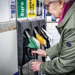 Proteste FURIOASE în Irlanda: Poliția declară acțiunile contra prețurilor la combustibil ILEGALE