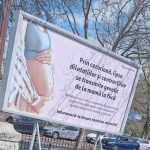 București: Afișe anti-cezariană, controversă uriașă în spațiul public