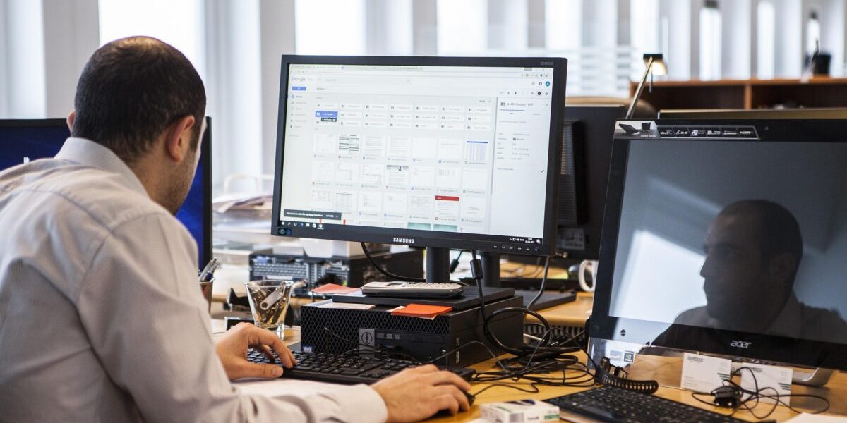 Alergia la muncă: Cauze, simptome și soluții. Cum o învingi