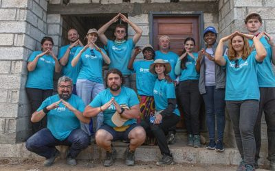 Românul care i-a făcut o casă bunicii Estella din Zambia, cu 4 nepoți