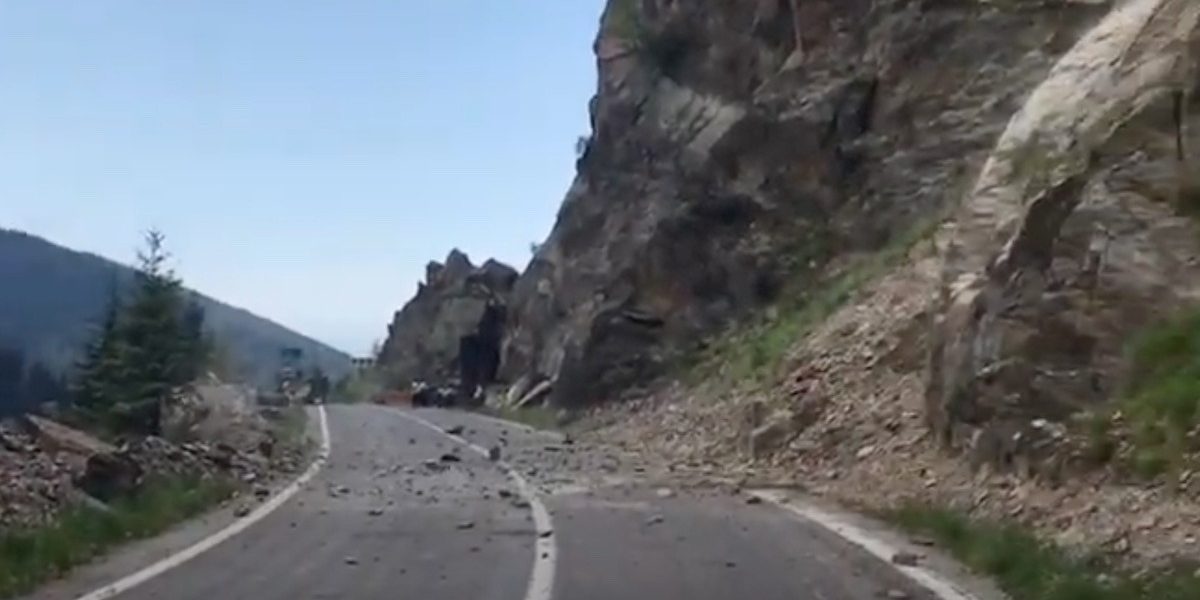 Risc major în Cheile Bicazului: Atenție la căderile de pietre