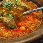 Cine NU are voie să guste miel de Paște: Avertismentul medicilor din România