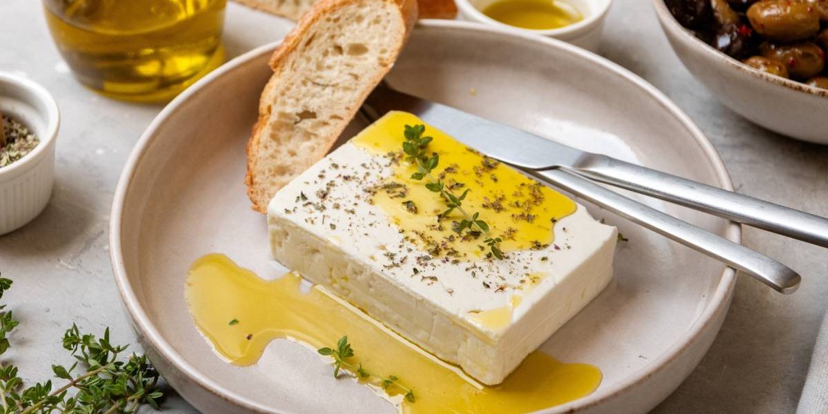 Brânza-minune: Mănânci zilnic și topești grăsimea de pe abdomen, fără efort