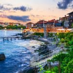 Zeci de mii au fugit din țară: România, în pragul unei crize masive