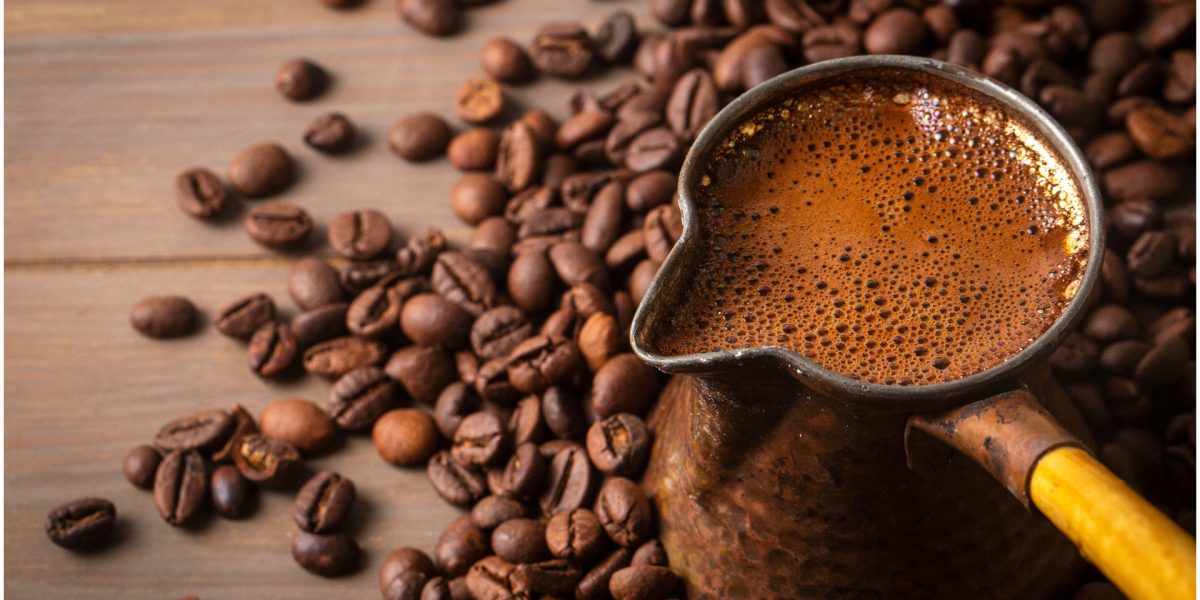 Cafeaua, un lux tot mai scump: Scumpire record de peste 23% în România