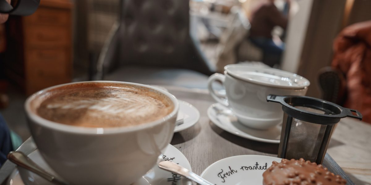 Cafeaua, secretul unei minți sănătoase: 2-3 cești/zi scad riscul afecțiunilor