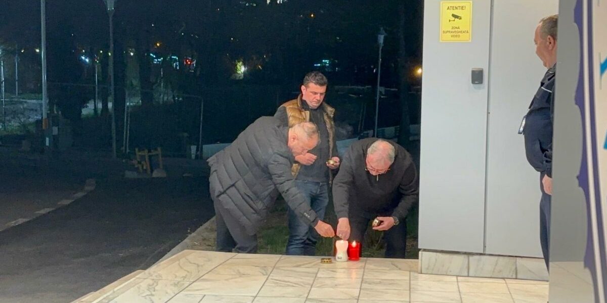 Candele pentru Mircea Lucescu: Omagii în fața Spitalului din București