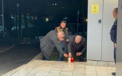 Candele pentru Mircea Lucescu: Omagii în fața Spitalului din București