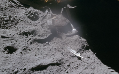 Un experiment științific realizat pe Lună în urmă cu peste cinci decenii a demonstrat una dintre cele mai importante legi ale fizicii