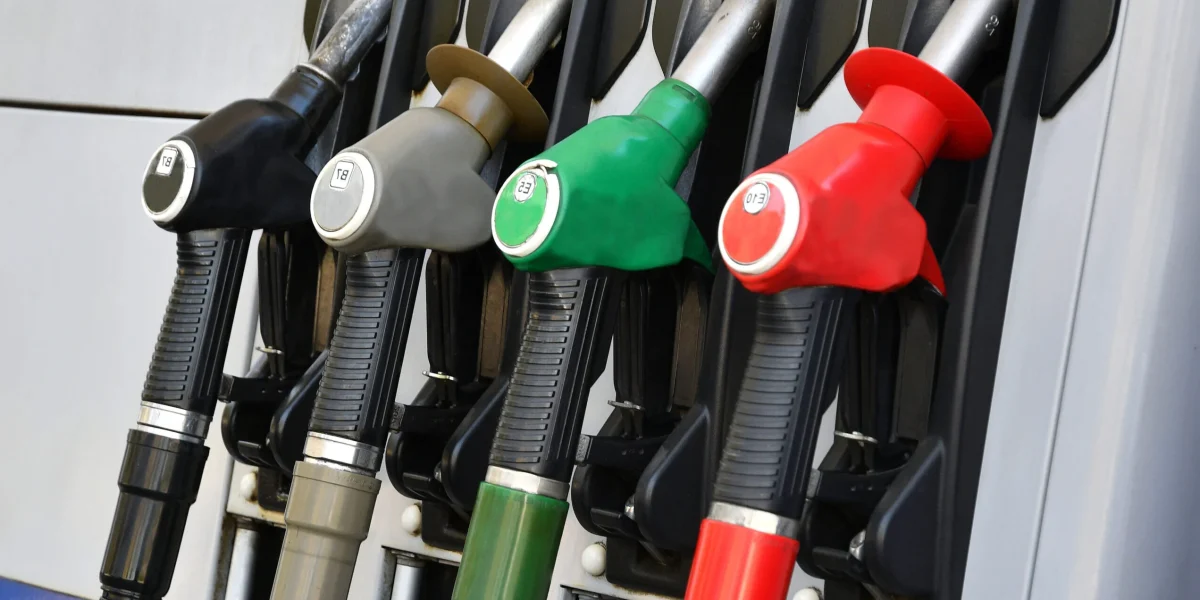Vești bune la pompă: Cea mai mare ieftinire la carburanți, ca înainte de Iran