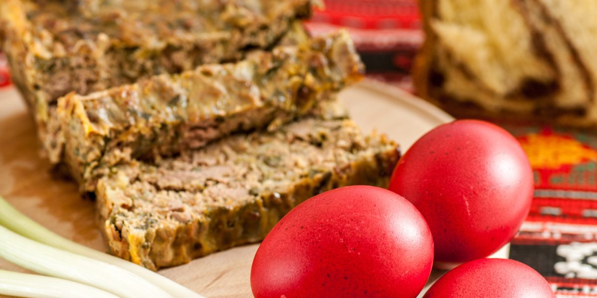 Prețul cărnii de miel, o problemă nu doar pentru crescătorii români Prețul cărnii de miel ar putea ajunge la valori considerabile în Bulgaria, afectând consumul, în timp ce crescătorii se confruntă cu importuri ilegale și concurență neloială