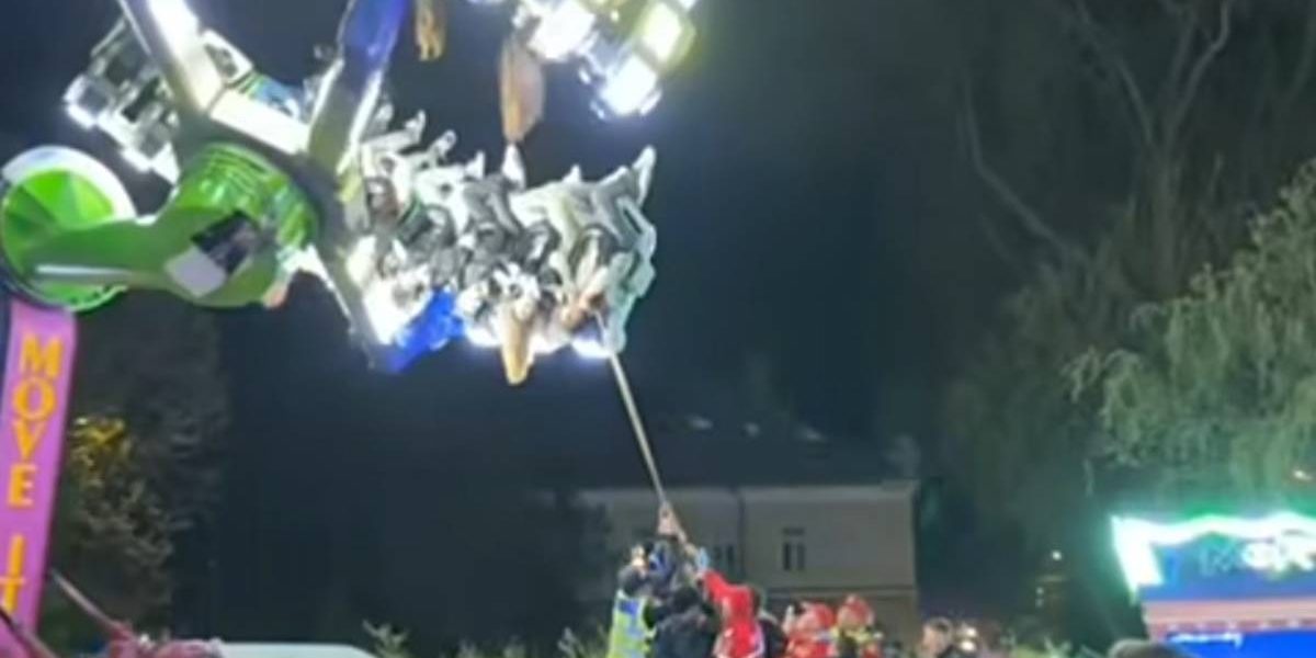 Blocaţi în aer la Caransebeș: 17 copii salvați de pompieri dintr-un carusel defect