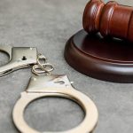 România: 9 români și o femeie au furat 160.000 € din Austria, de 1.300 de ori