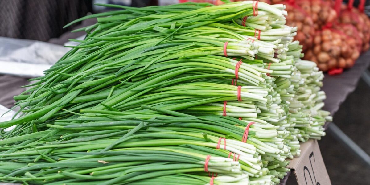 Atenție la legumele de primăvară: Ce ascund „trufele” de pe tarabe