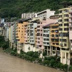 Aproximativ 400.000 de români, la mare risc: Viuțuieșc pe piloni, să nu fie inundați