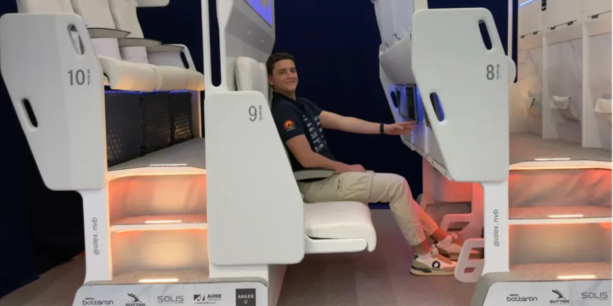 Cum ar fi să zbori sub altcineva? Aviația șocantă „Chaise Longue” dă fiori pasagerilor