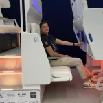 Cum ar fi să zbori sub altcineva? Aviația șocantă „Chaise Longue” dă fiori pasagerilor