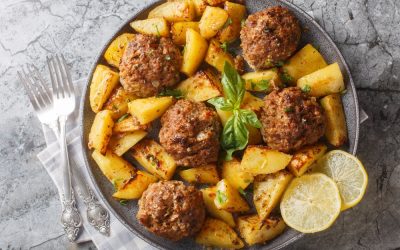 Rețeta-secret a chiftelelor grecești: Gustul Mediteranei, direct la cuptor!
