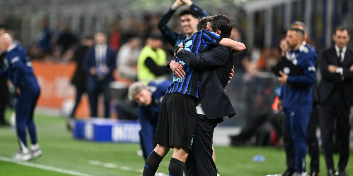 Inter Milano, antrenată de Cristi Chivu, a învins AS Roma cu scorul de 5-2, consolidându-și poziția de lider în Serie A și primind aprecieri din partea presei italiene