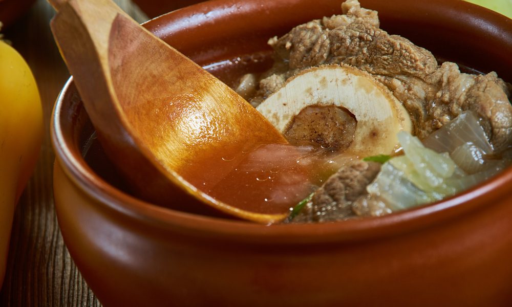 Ciorbă de căpățână de miel ca-n Ardeal: Rețeta bunicii, secretul gustului autentic