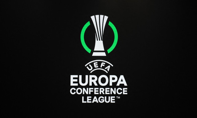 Crystal Palace, victorie categorică în Conference League împotriva Fiorentinei Echipa engleză Crystal Palace a reușit o victorie impresionantă joi seară, pe teren propriu, în fața formației italiene AC Fiorentina, scor 3-0, în prima manșă a sferturilor de finală din Conference League