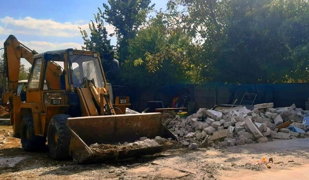 A demarat demolările: 55 de construcții ilegale vor dispărea în curând
