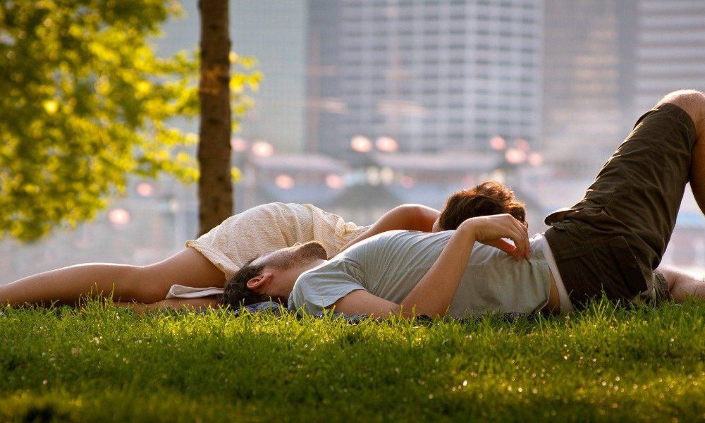 Ce fac românii cu zilele libere? Impactul asupra bugetului!