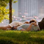 Ce fac românii cu zilele libere? Impactul asupra bugetului!