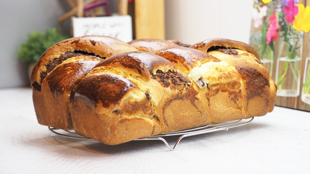 Cozonac Rapid, fără frământare, cu nucă și cacao: Rețeta secretă!