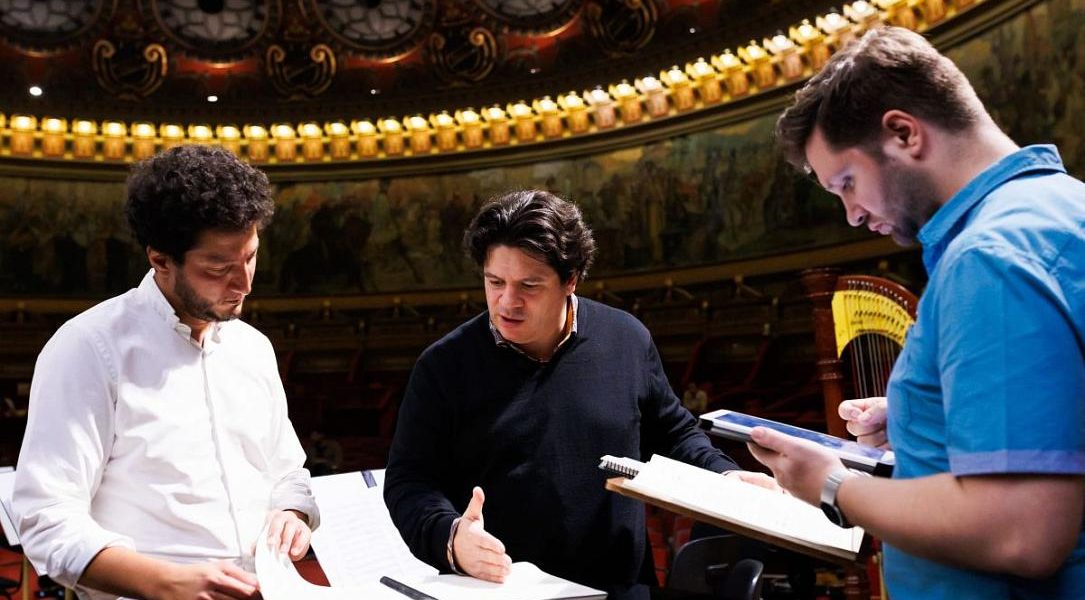 Măcelaru aduce masterclass-uri la București: Eveniment muzical deschis publicului larg