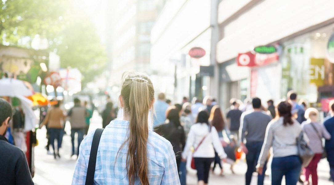 România, în pericol demografic: Populația scade cu un sfert până în 2100, avertizează Eurostat